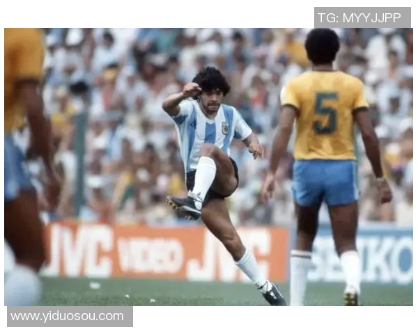 足球历史十大球星排名揭秘 盘点足坛传奇巨星的荣耀与成就