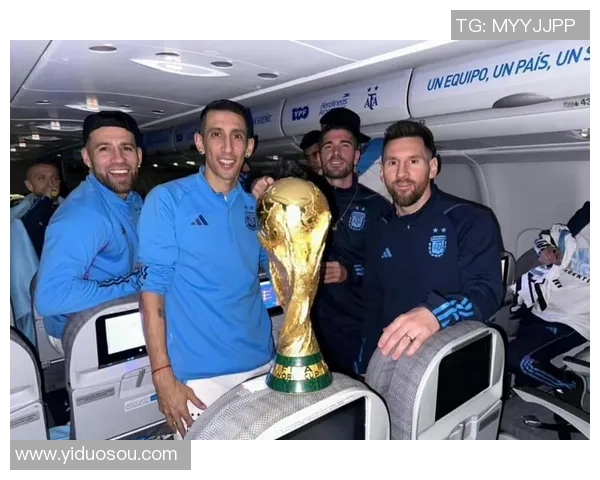 足球明星合约背后的商业运作与市场影响力分析